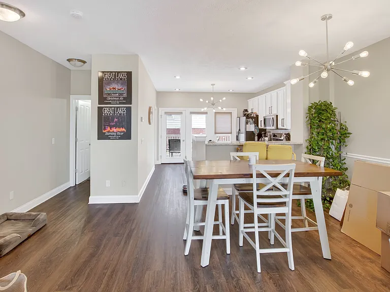 10933 Detroit Ave — Photo 6