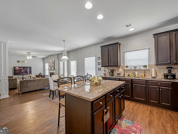 5th image of 7587 Rudder Cir