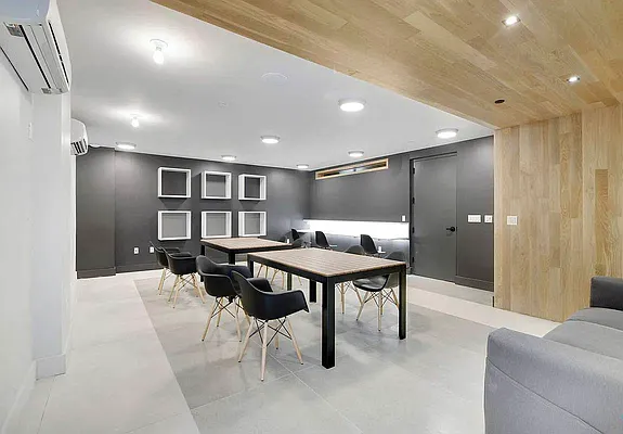 Rented by Artur Gutman, LREB | media 17