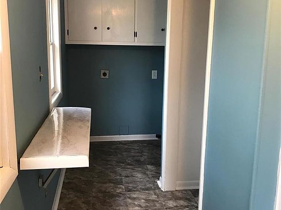 5th image of 310 W Jefferson St