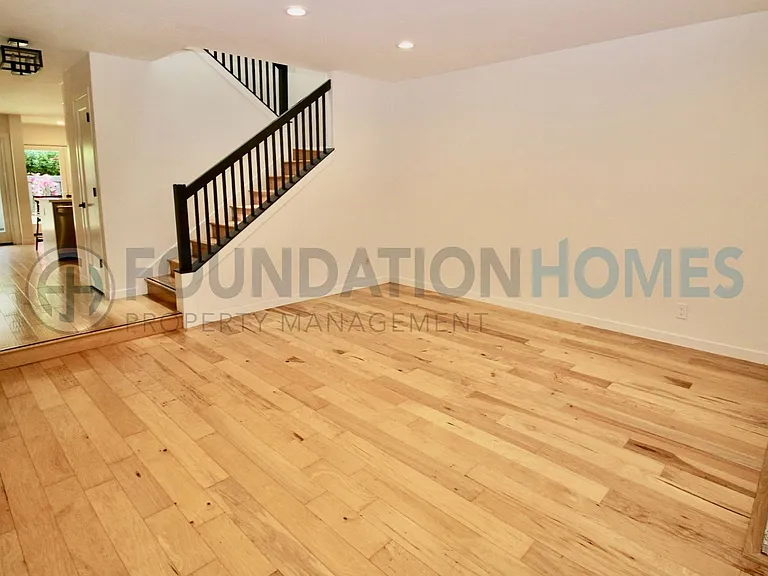 47 Willow Ln — Photo 3