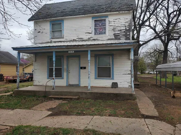 1015 Manning St, Winfield, KS 67156