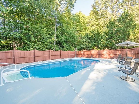 3rd image of 9108 Stephens Manor Dr