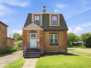 9300 S Francisco Ave, Evergreen Park, IL 60805