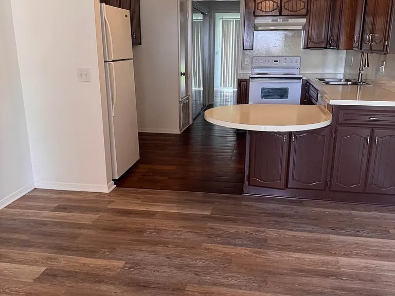 404 S 23rd Pl #1 — Photo 38