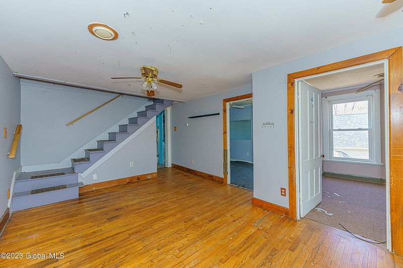 4th image of 48 Watervliet Avenue
