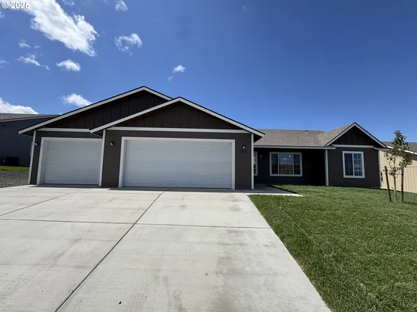 2910 Thrush St, Umatilla, OR 97882