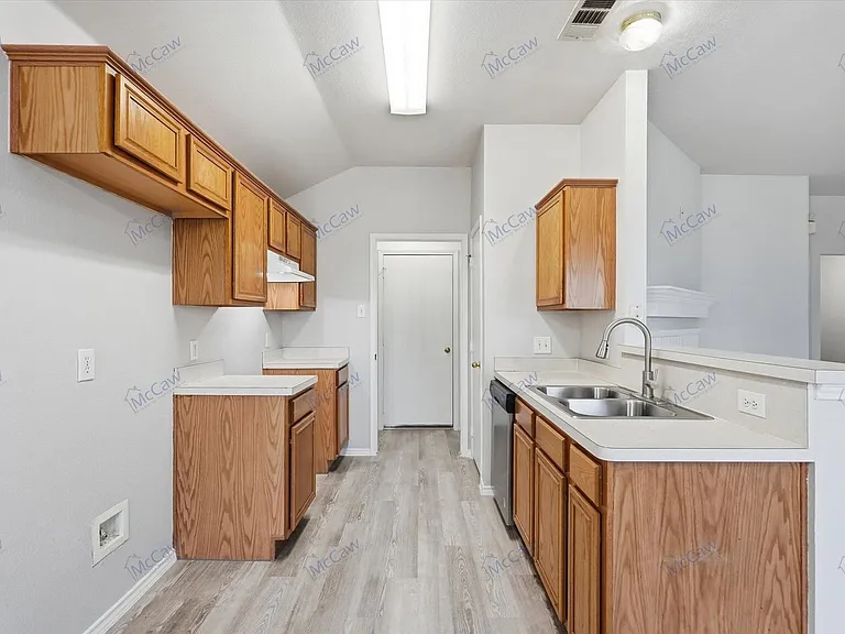 412 Pin Oak Ln — Photo 7
