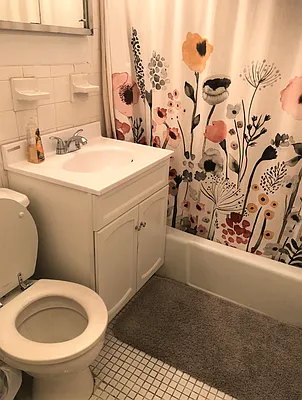 Rented by United Realty Equities | media 21