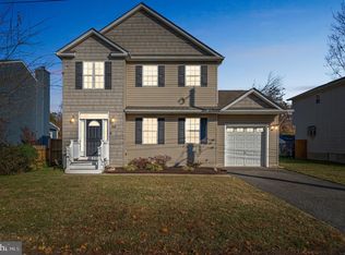 318 Cedar Grove Rd, Edgewater, MD 21037