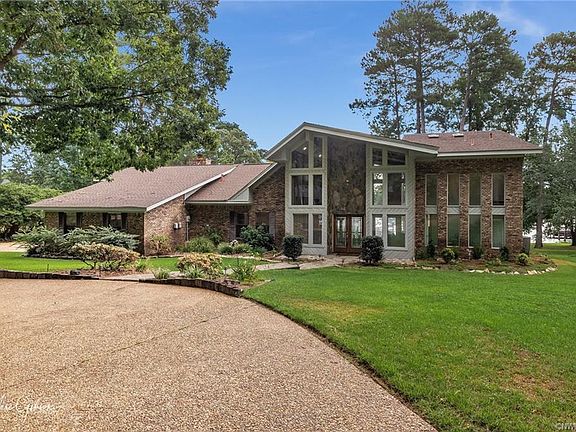3rd image of 217 Bay Hills Dr
