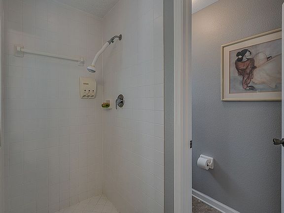 4th image of 1005 Tradewinds Dr