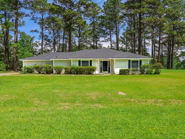 329 Broadmoor Dr, Brookeland, TX 75931