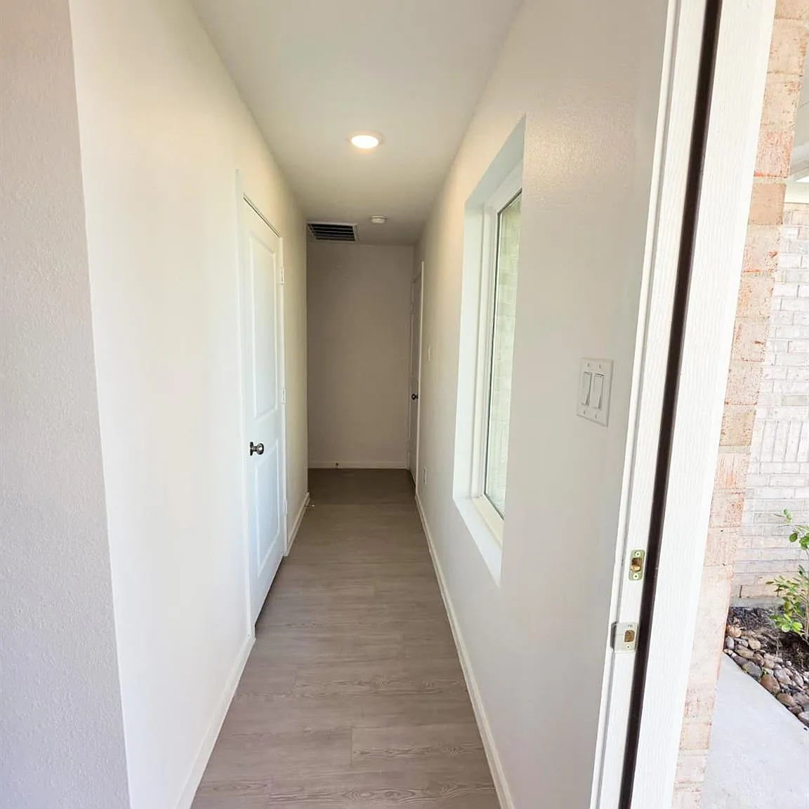3 bed, 2.0 bath, 1409 sqft, $1,850 — Photo 3