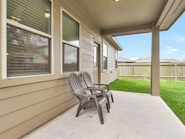 18806 Legend Oaks Dr — Photo 32