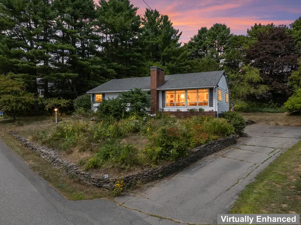 15 Mayflower Road, Hallowell, ME 04347