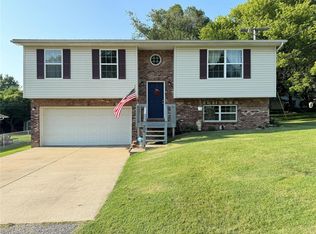 624 Sitze Dr, East Alton, IL 62024