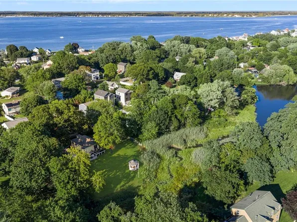34 Wuddall Ave, Warwick, RI 02889