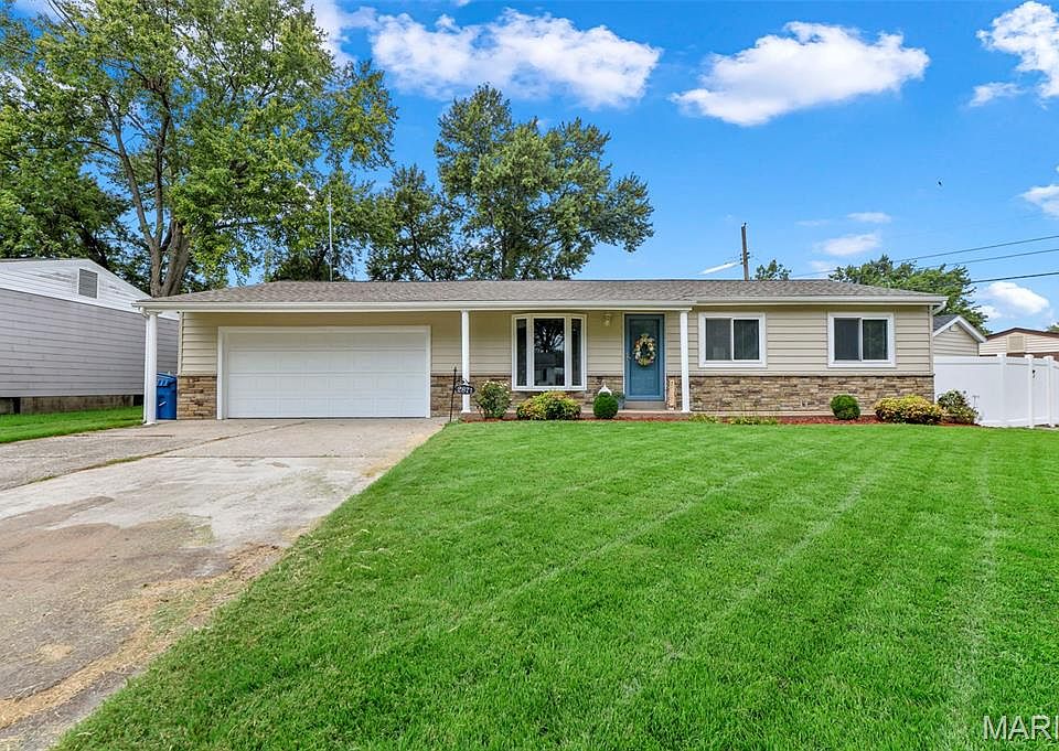 1st image of 2871 Sugar Tree Ln