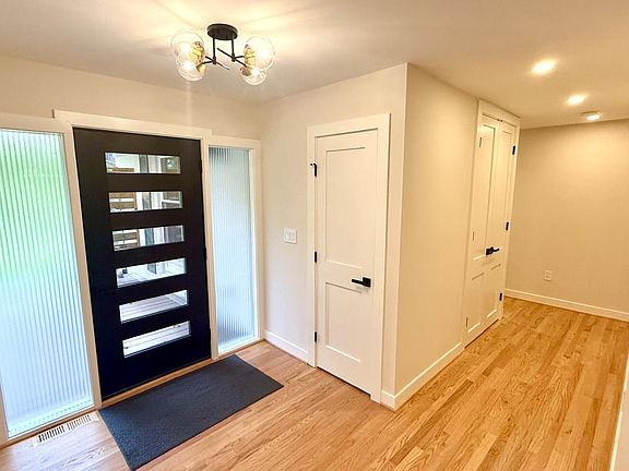 3rd image of 5708 Annamarie Ct