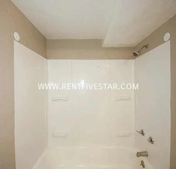 Dorchester Properties LP - 1022 E Poplar St #1-51 — Photo 19