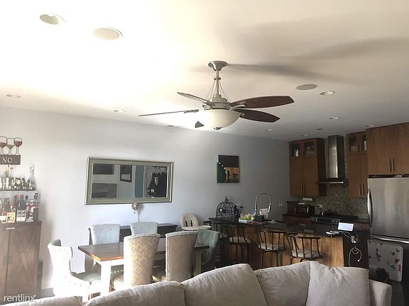 3rd image of 3122 W Walton St Unit 3