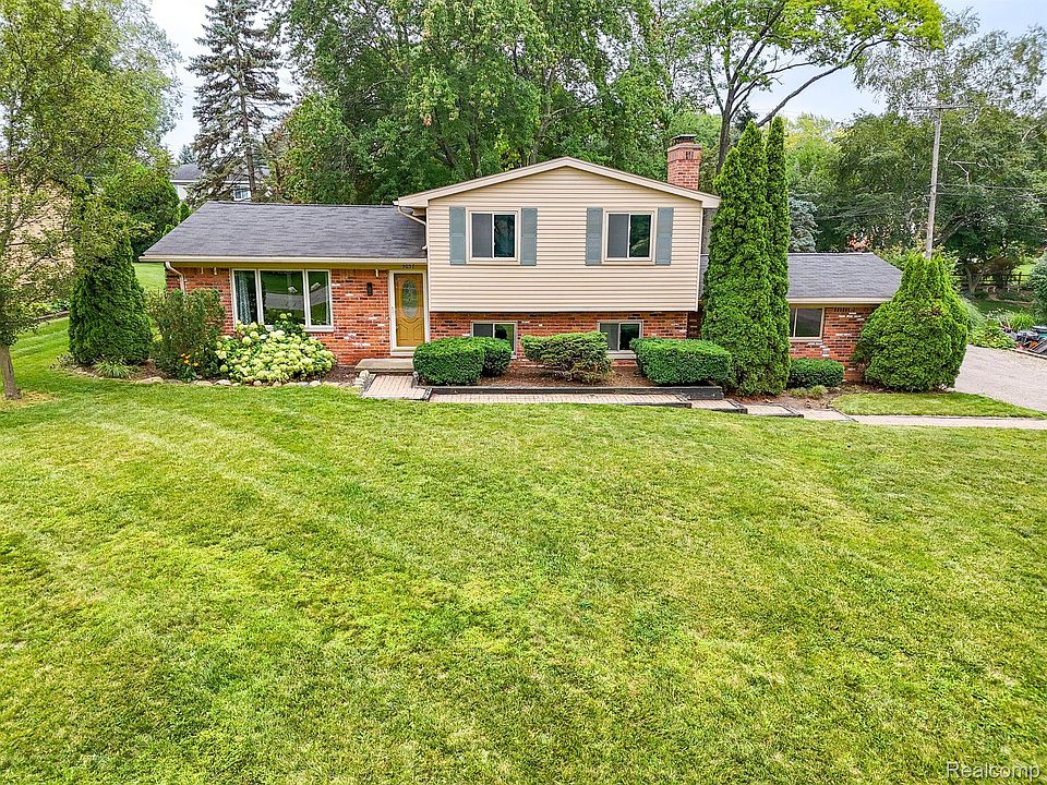 1st image of 3057 Shawnee Ln