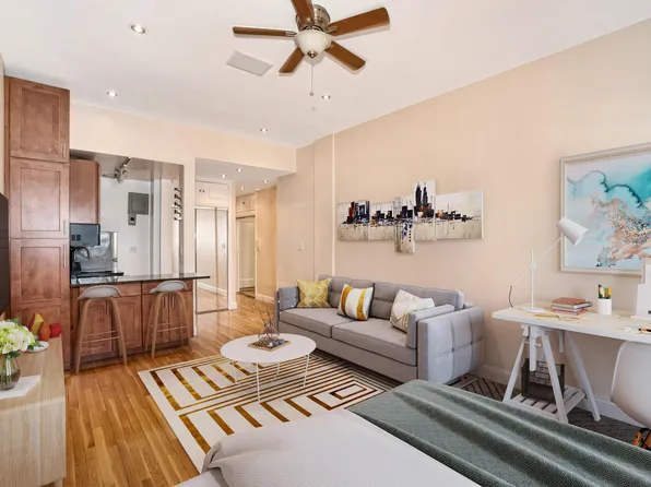 230 East 52nd Street image 1 of 4