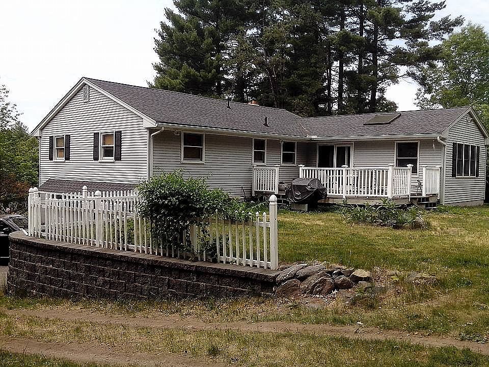 With 2 Acres in Hampden, MA