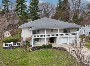 1217 El Camino Dr NW, Grand Rapids, MI