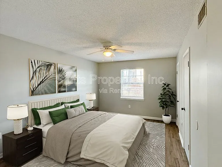 Darby Place Apartments — Photo 15