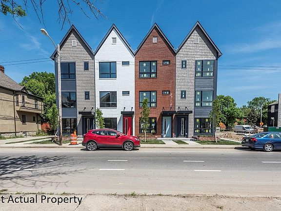 4th image of 1108 Oak St #18