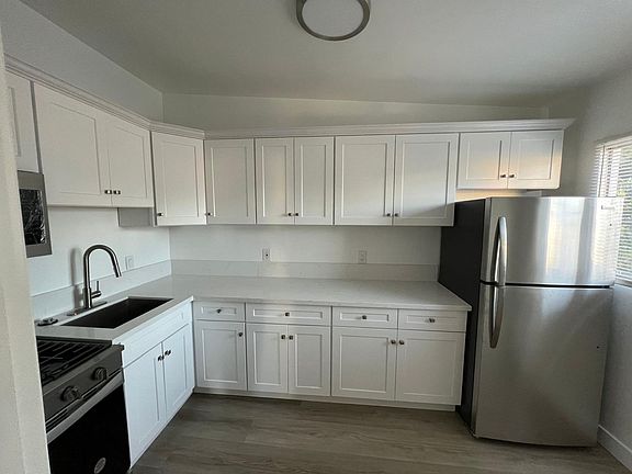 2nd image of 3726 Keystone Ave APT 14