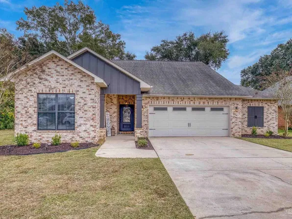 5442 Southlake Dr, Pace, FL 32571