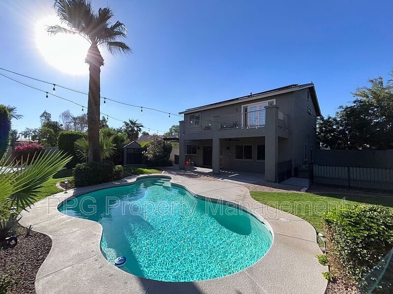 1st image of 4121 N Dania Ct