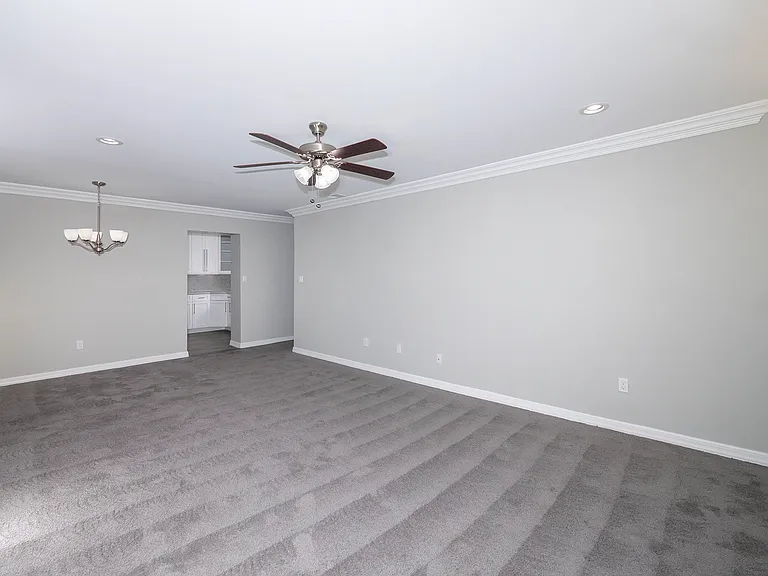 Fairfield Village at Levittown — Photo 4