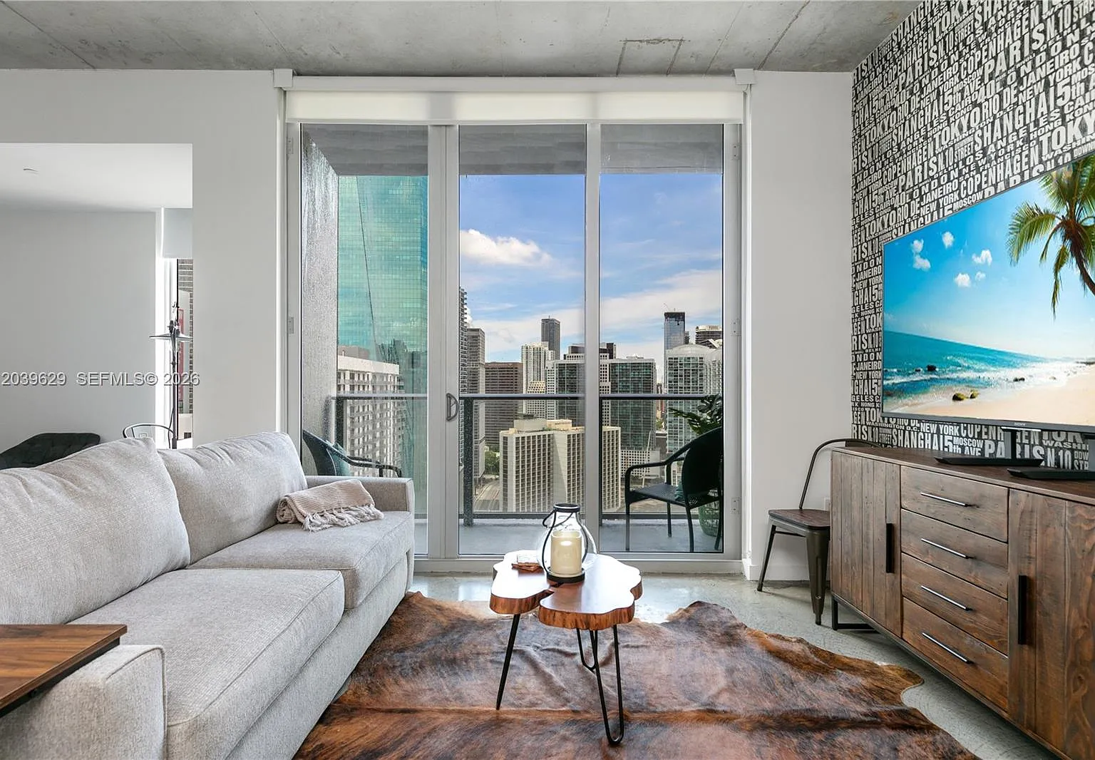 Centro Condo — Photo 1