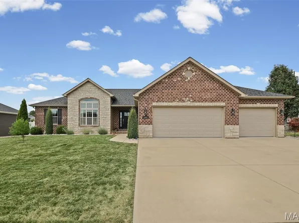 1305 Bradstreet Dr, O'Fallon, IL 62269