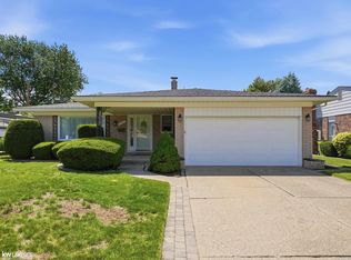 34265 Greentrees Rd, Sterling Heights, MI 48312