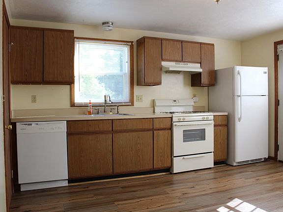 Bright eat-in kitchen with new floors!