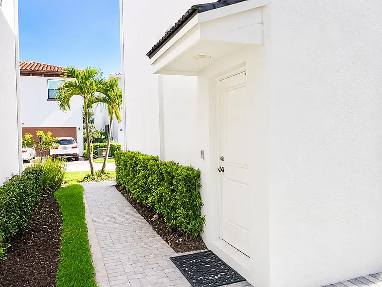 6044 Curie Pl — Photo 12