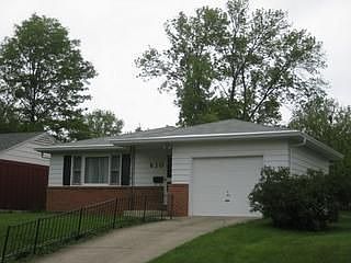 1st image of 610 W 9th St