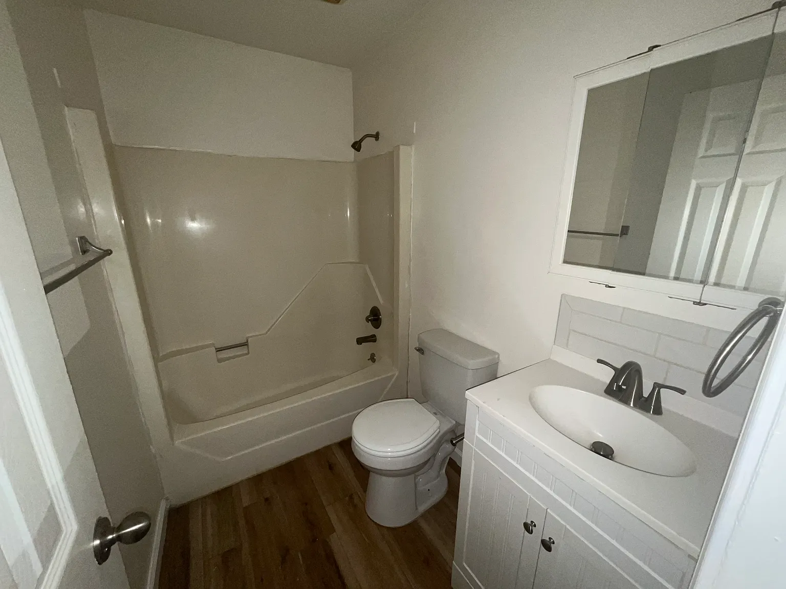 2 bed, $700 — Photo 2