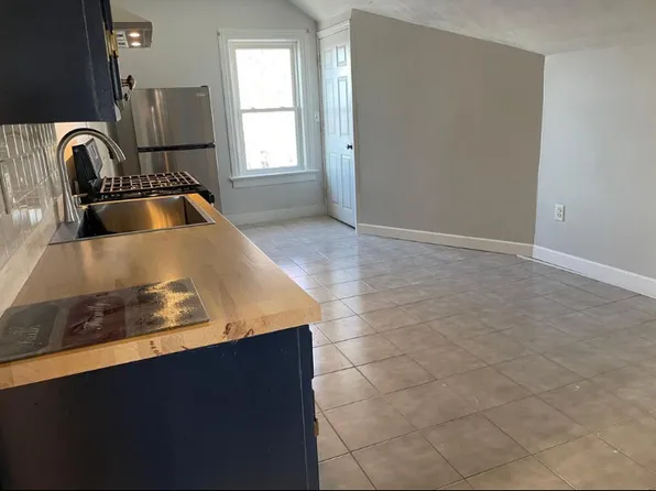 40 Vine St #3, East Providence, RI 02914