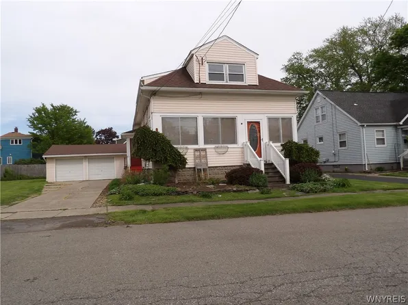 135 Elmwood Ave, Depew, NY 14043