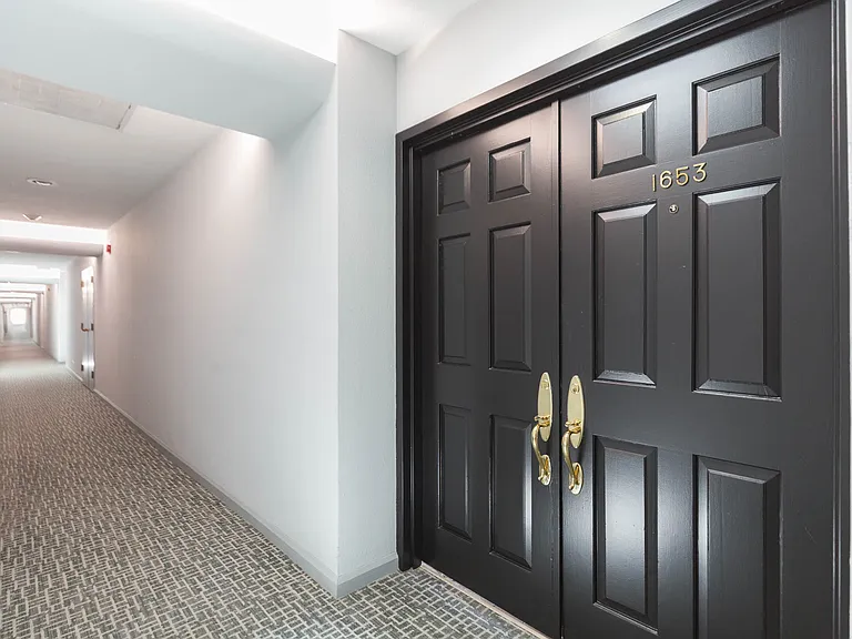 1653 W Snow Cir — Photo 6