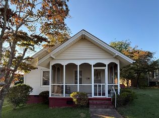 15 Alexander St, Liberty, SC 29657