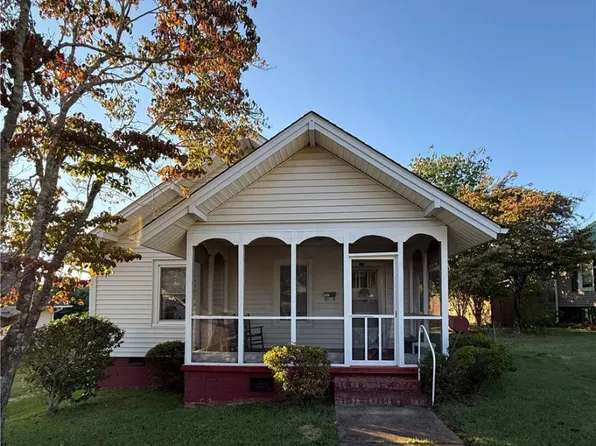 15 Alexander St, Liberty, SC 29657