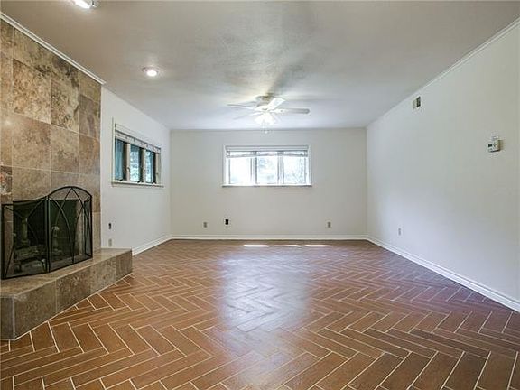 5th image of 2107 Coral Dr