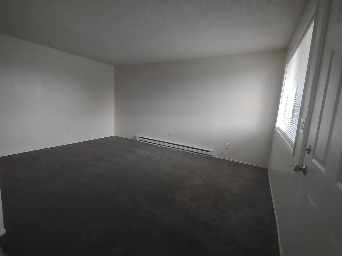 Building Photo - 121 E Borah Ave #4